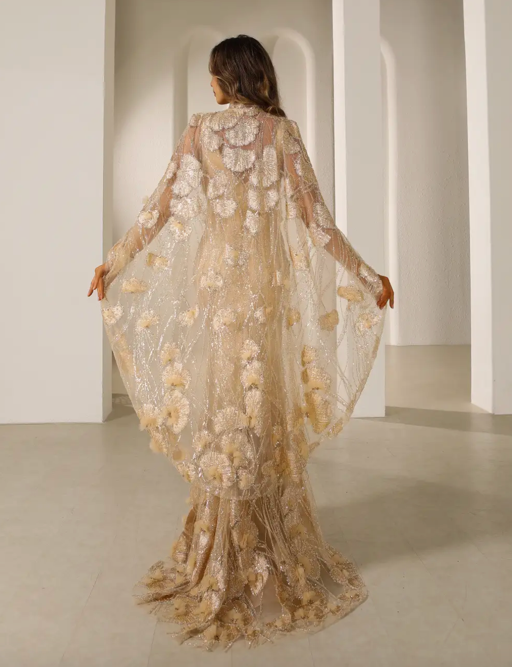 Vestido 3D con capa