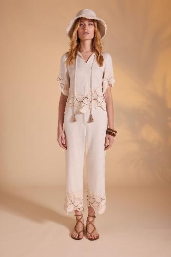 Pantalon hojas abajo