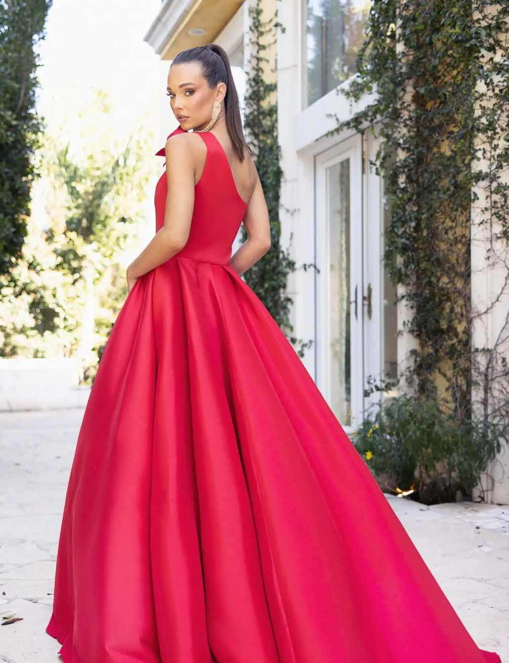 One Shoulder Strech- 6 Red