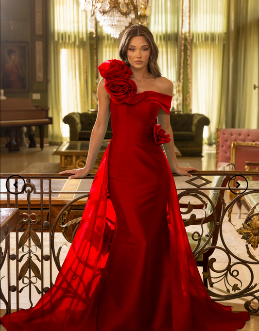 Vestido de Gala con Detalle Floral en 3D
