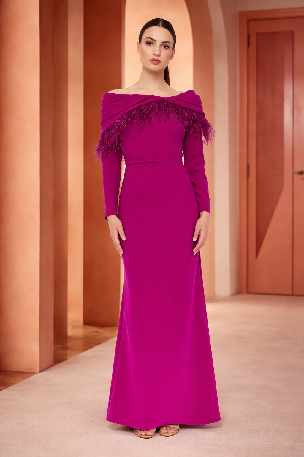 Vestido Strapless Con Capa